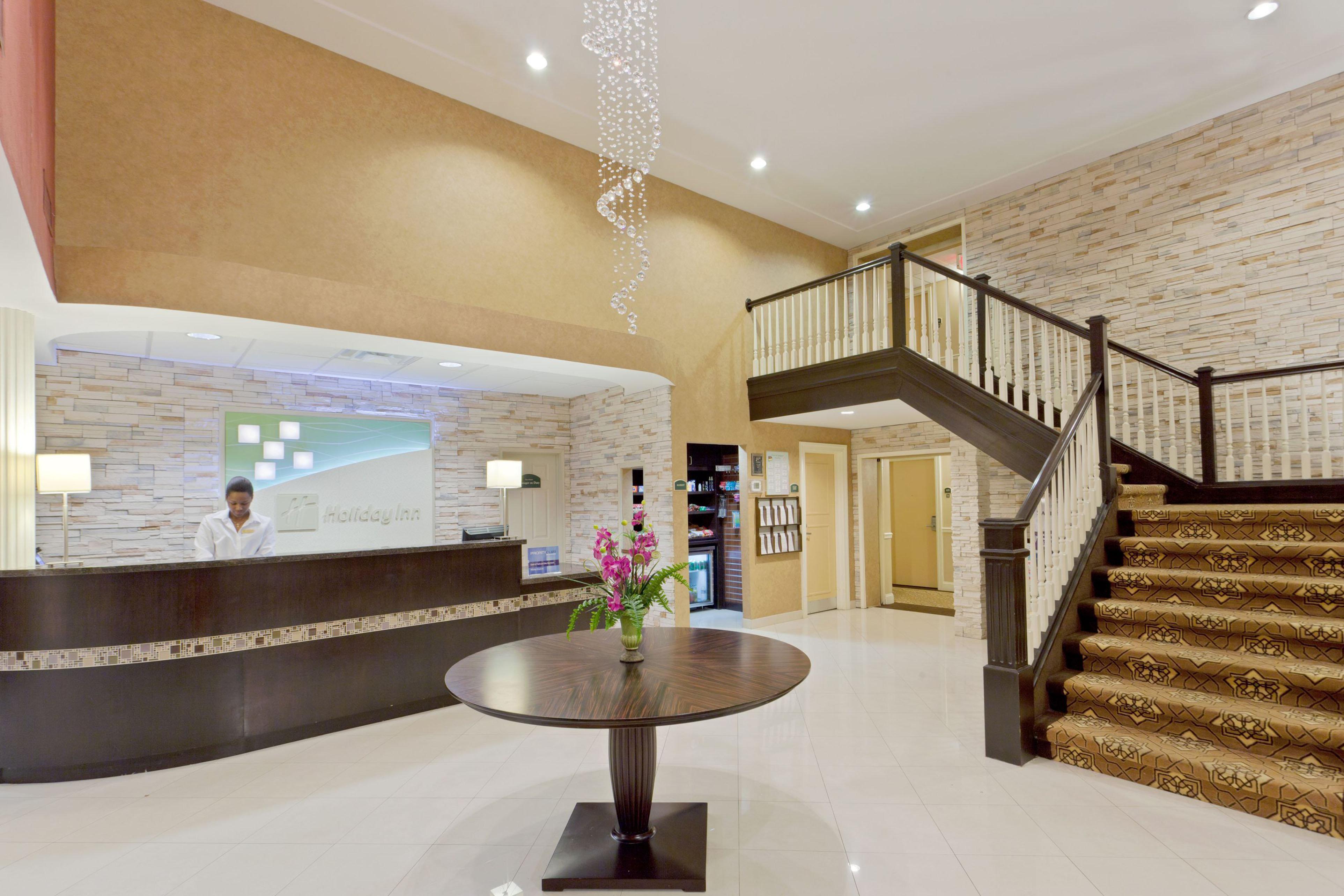 Armoni Inn & Suites Orangeburg Интерьер фото