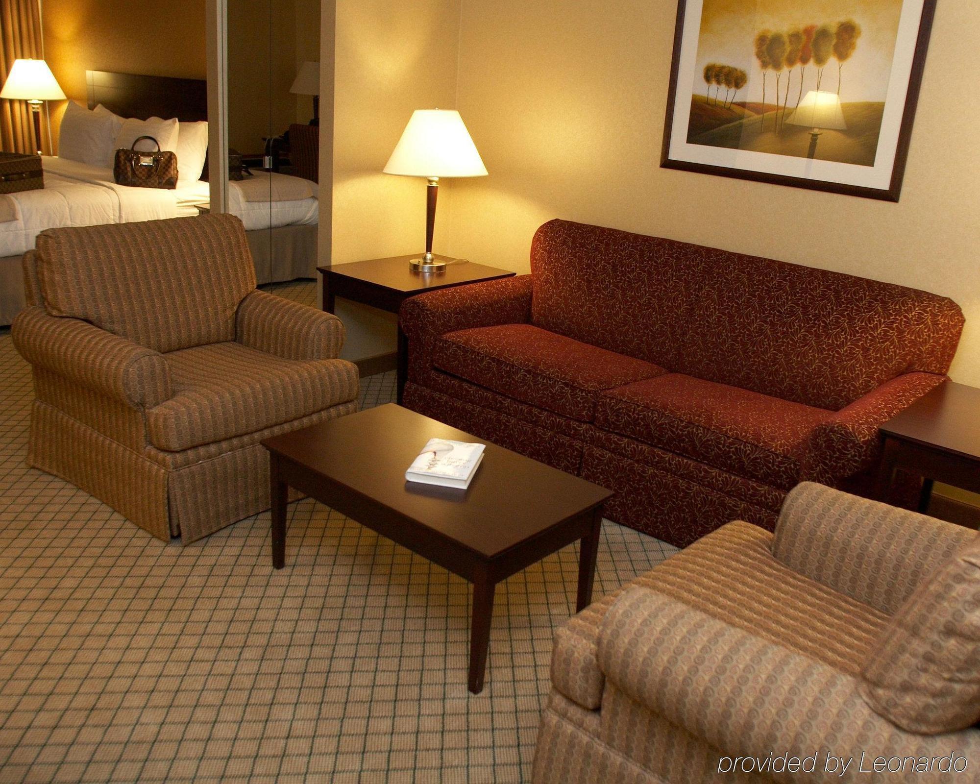 Armoni Inn & Suites Orangeburg Номер фото