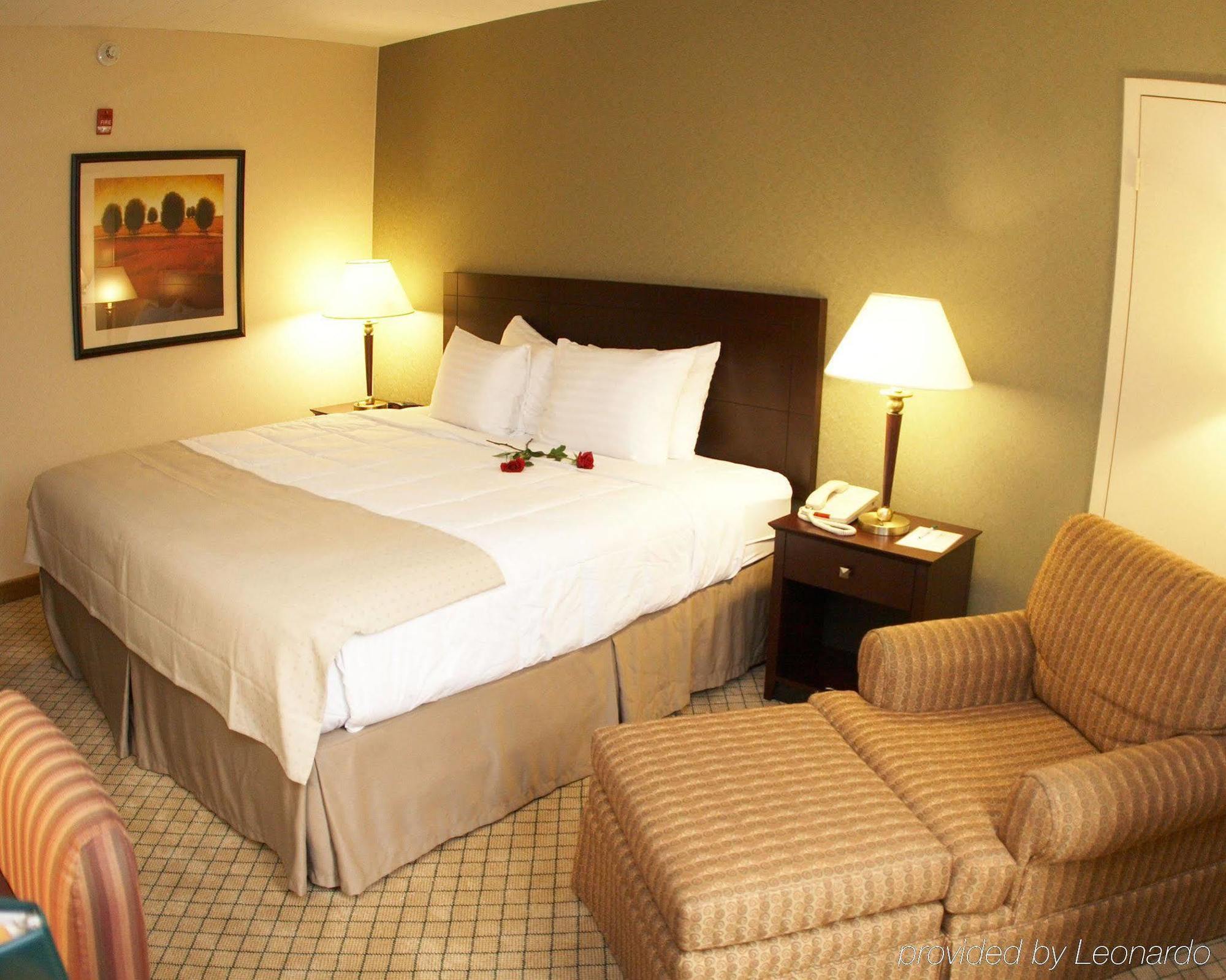 Armoni Inn & Suites Orangeburg Номер фото